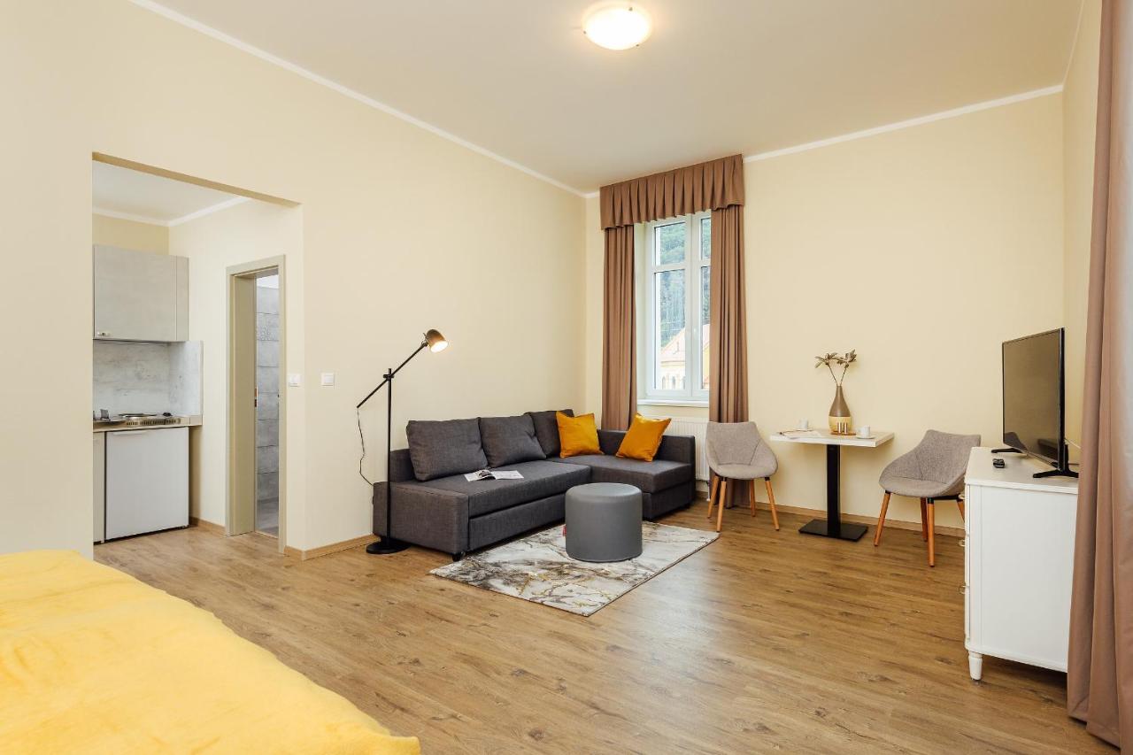 Trenčianske Teplice Apartmanovy Dom Grand - Contactless Check In المظهر الخارجي الصورة