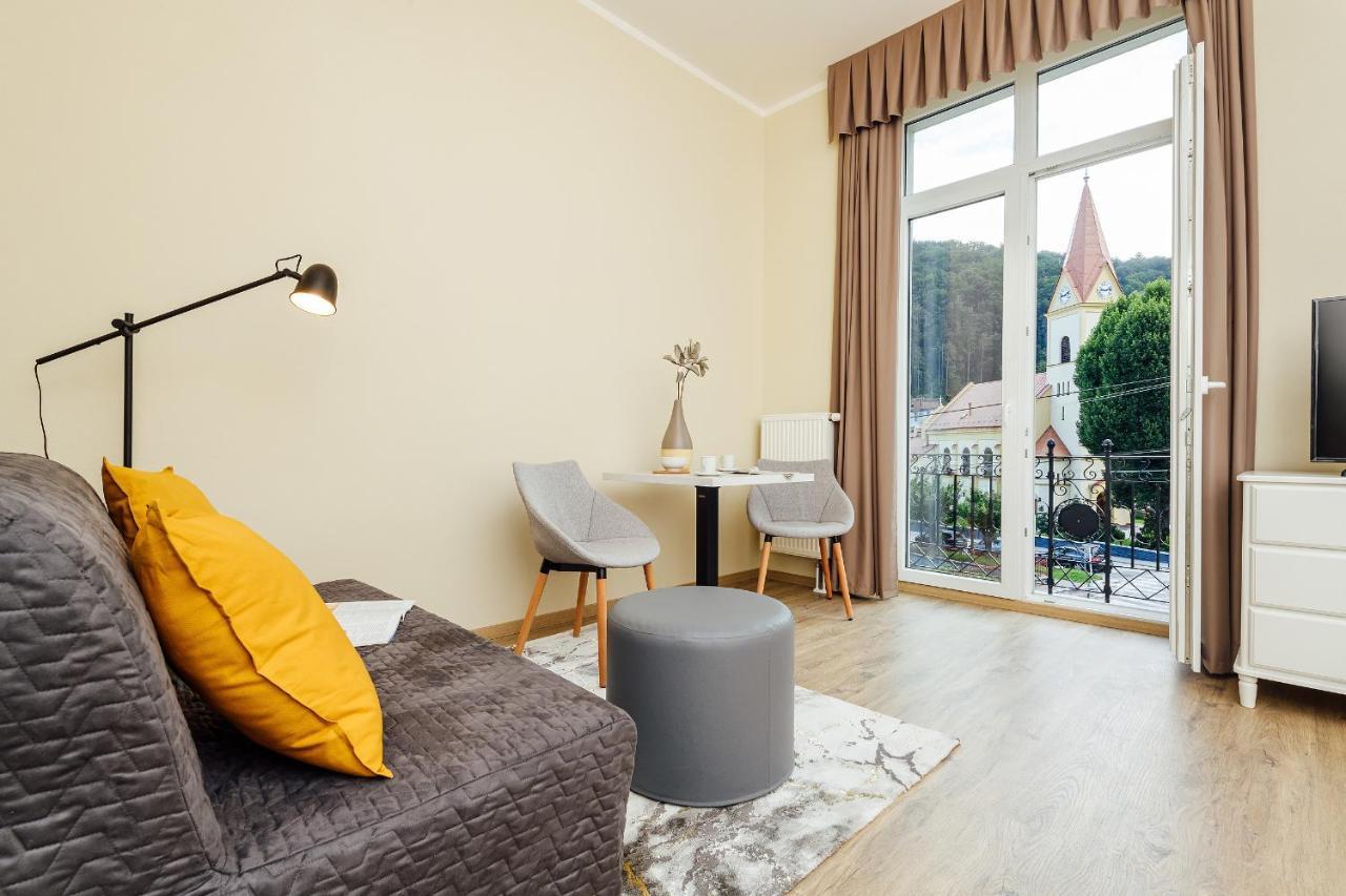 Trenčianske Teplice Apartmanovy Dom Grand - Contactless Check In المظهر الخارجي الصورة